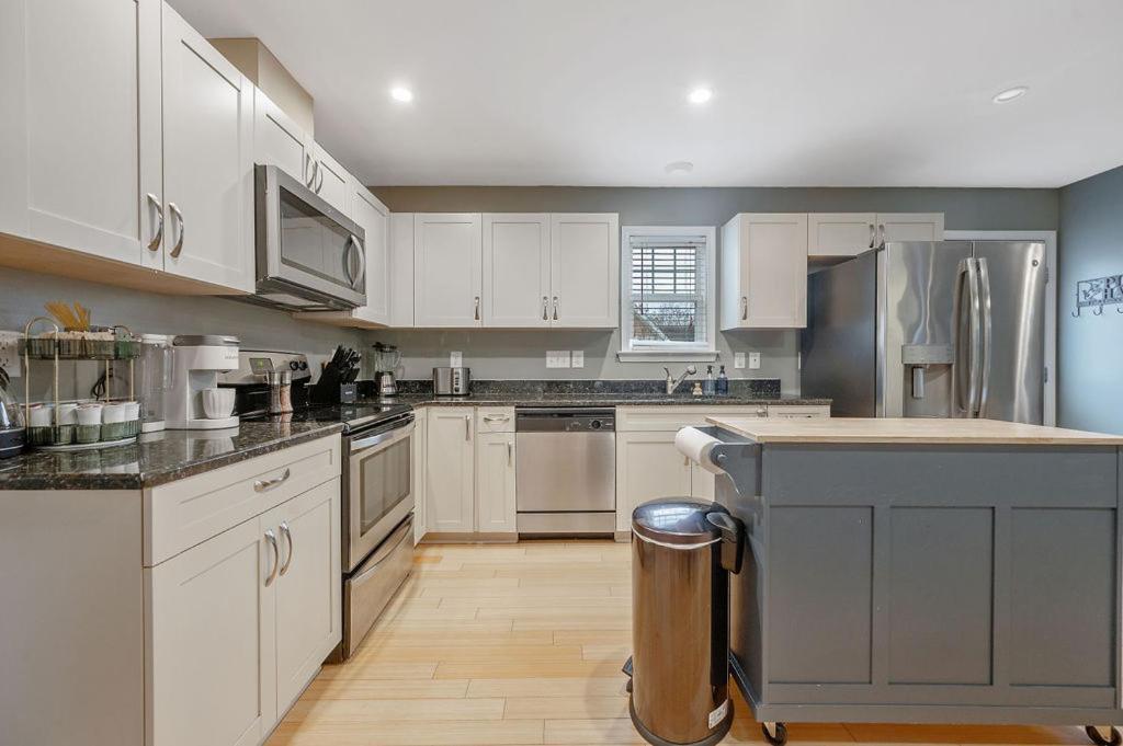 New Victorian Theme, 3Br, Lrg Backyard Close To Pnc Arena, Downtown, And Rdu Airport Raleigh Luaran gambar