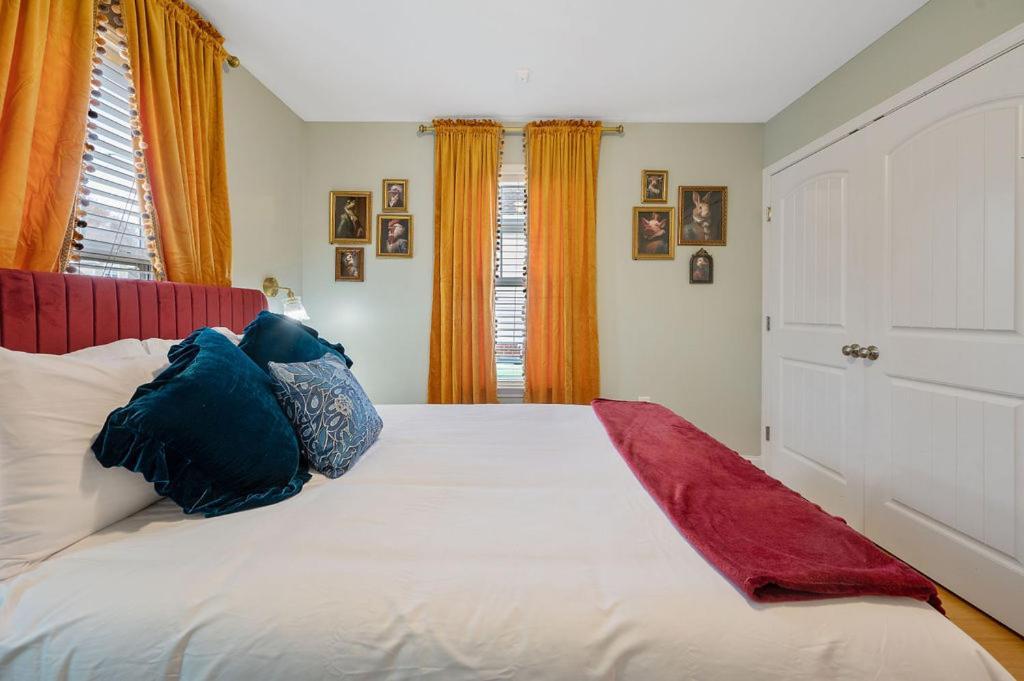 New Victorian Theme, 3Br, Lrg Backyard Close To Pnc Arena, Downtown, And Rdu Airport Raleigh Luaran gambar